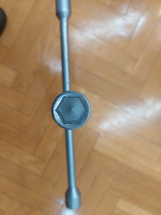 Llave de cruz para coche