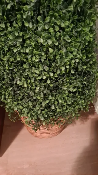 Planta artificial decorativa tipo topiario