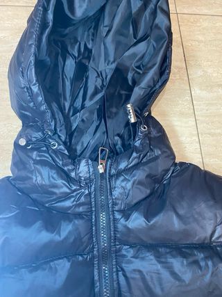 Plumífero negro con capucha Talla XS