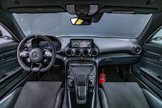 IMPECABLE!!! MERCEDES BENZ AMG GT R