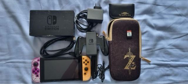 Nintendo Switch Oro e Viola Come Nuova