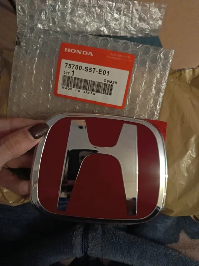 Insignia Honda 75700-S5T-E01 Nueva