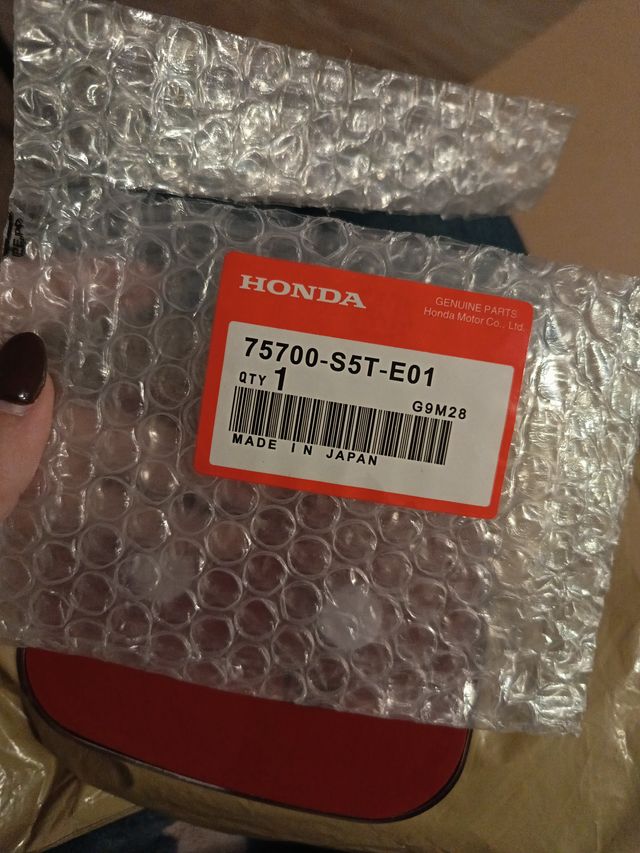 Insignia Honda 75700-S5T-E01 Nueva