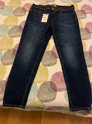 Pantalón vaquero oscuro talla 44