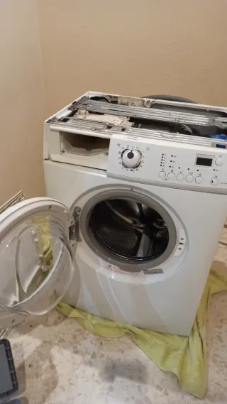 Placa electrónica y botonera lavadora Zanussi