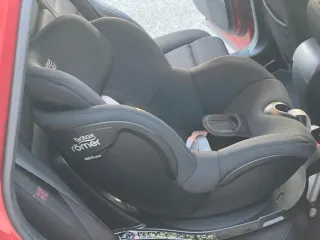 Britax Römer Dualfix I-Size Premium