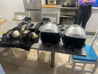 Cascos y HANS de carbono