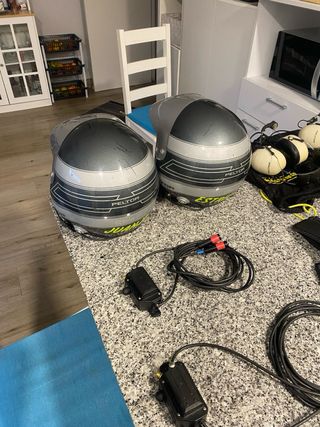 Cascos y HANS de carbono