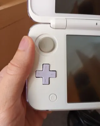 New 2DS XL Morada y Blanca