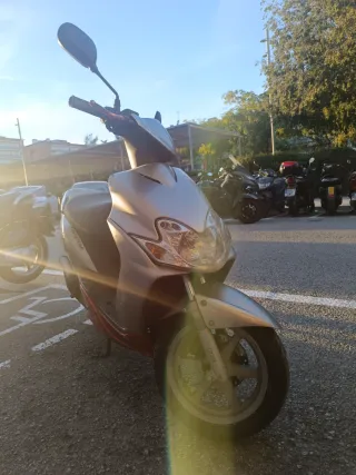 Yamaha Jog R Plata y Rojo