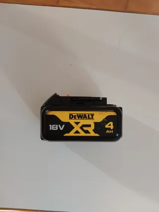 BATERIA DEWALT 18V Y BROCAS SDS PLUS WURTH 