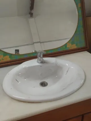 Mueble de baño pino con mármol y espejo