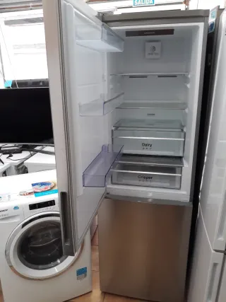 Oferta pack Nevera marca GRUNDIG altura 2 metro an