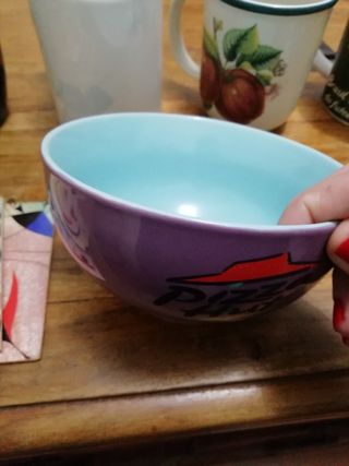 Tazas de cerámica y bols