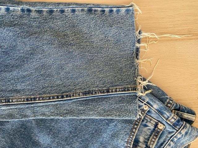 Pantalón tiro alto Zara bordado corazón M