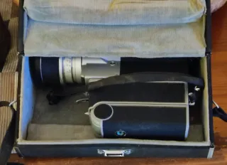 Cámara Super 8 con funda