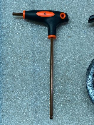 Tirador nuevo minimoto y llaves Allen