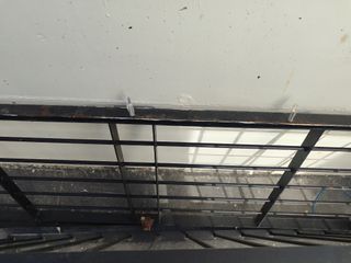 Rejas de hierro forjado y puerta.