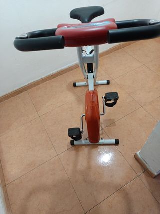Bicicleta estática plegable como nueva
