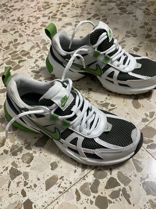 Zapatillas Nike Verdes y Blancas