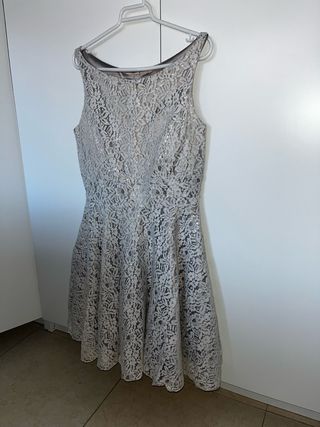 Vestido de fiesta con lentejuelas y encaje