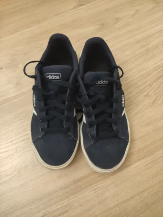 Zapatillas Adidas Azul y Blanco. Talla 37 1/2