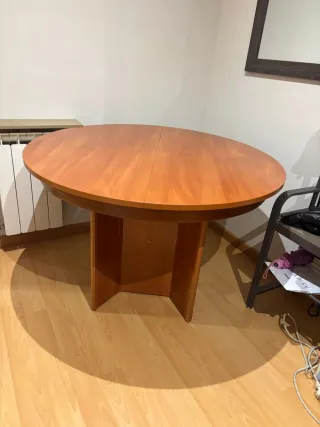 Mesa redonda extensible de madera