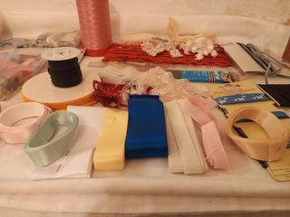 Lote Materiales Costura: Botones, Lazos, Hilos