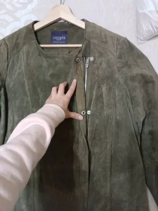 Cazadora ante verde oscura