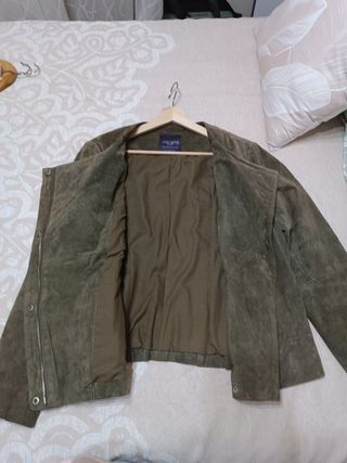 Cazadora ante verde oscura