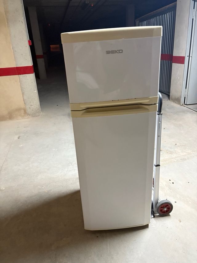 Nevera Beko blanca
