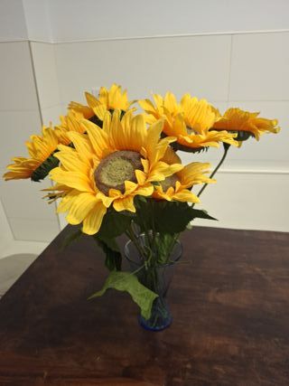 Ramo de girasoles artificiales