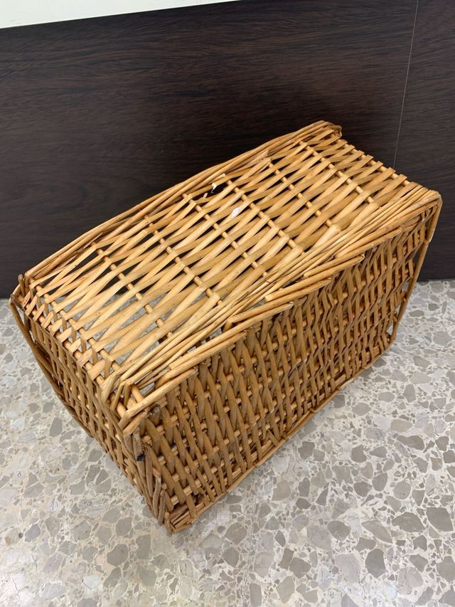 Cesta de mimbre beige