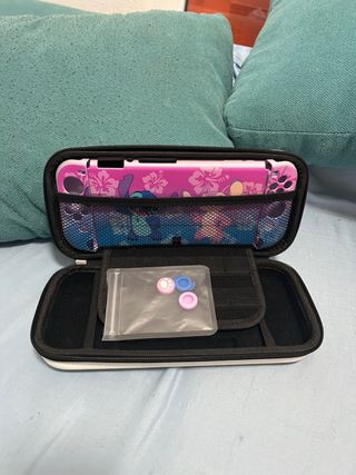 Nintendo Switch OLED Blanca + Zelda: BOTW + Fundas