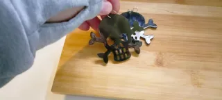 Orecchini teschio neri e argento