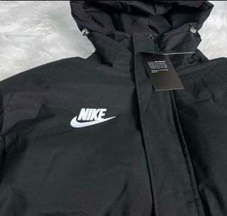 Chaqueta Nike Negra con Capucha
