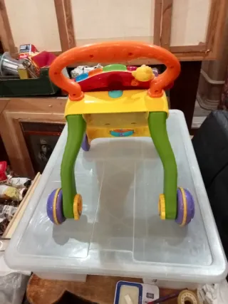 Correpasillos Vtech y muchos regalos.