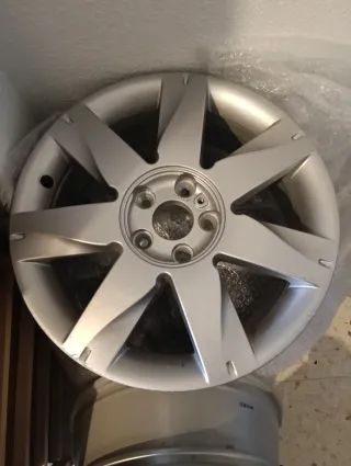 4 Llantas originales de Renault 17pulgadas  5×108