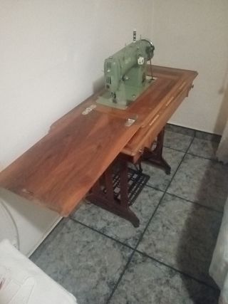 Maquina de coser Alfa