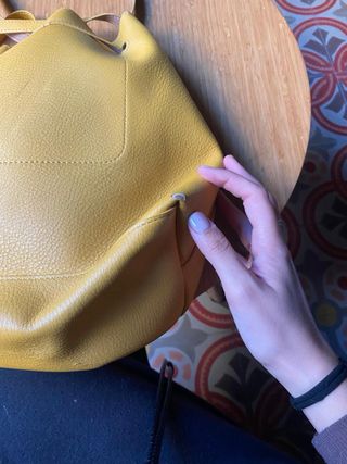 Bolso H&M Mostaza Ajustable