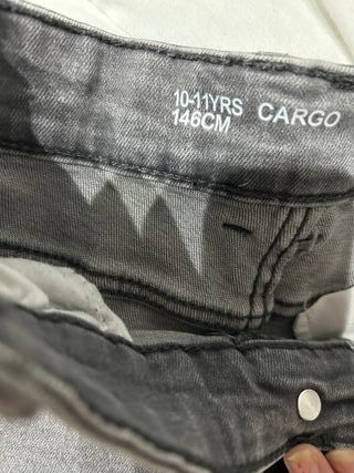 Pantalón cargo gris 10-11 años