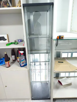 Vitrina expositora cristal y metal