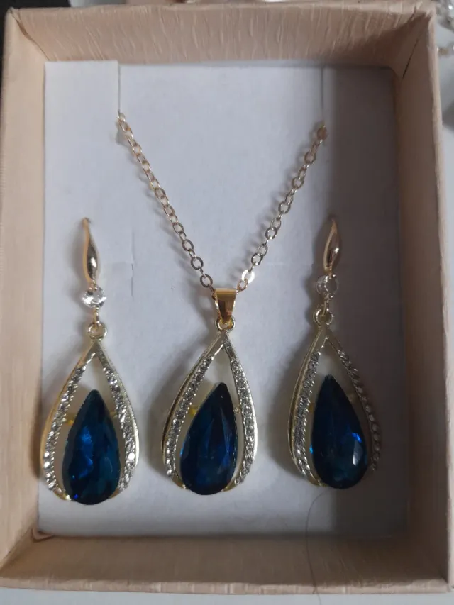 Conjunto Cadena y Pendientes con Piedra Azul STEEL