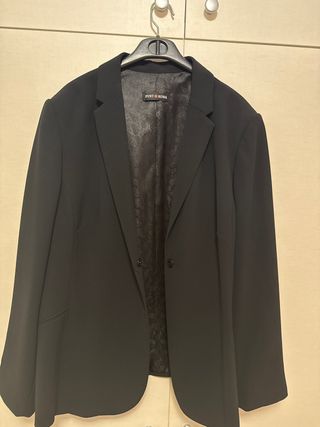 Americana Punt Roma Talla 52 Negra. Solo un uso