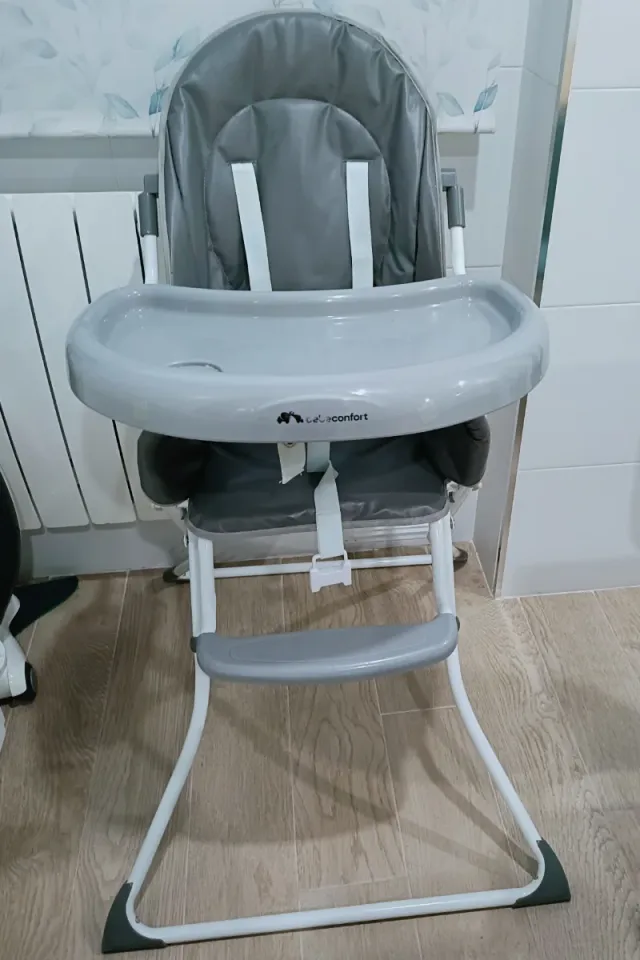 Trona Bebe Kanji de Confort de segunda mano por 20 EUR en Jerez de