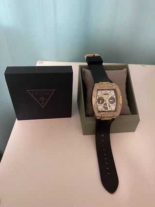 Reloj Guess Dorado con Cristales