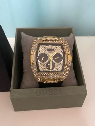 Reloj Guess Dorado con Cristales