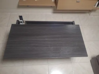 Mesa centro elevable con ruedas