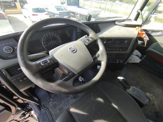 Volvo FH 500-( 32 ) -PORTAMAQUINARIAS