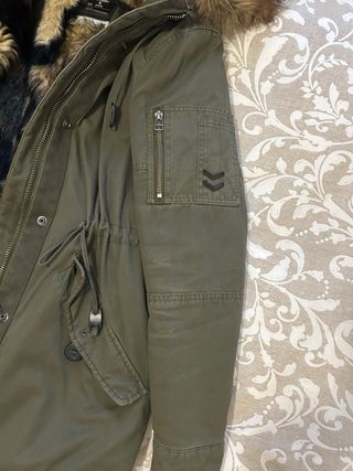 Parka Superdry con capucha y pelo. Auténtica.